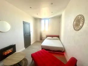 Nice 2-room air-conditioned apartment in the city center - Image 2