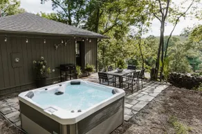 Designer Modern Mountain Escape (w/View & Hot Tub) - Image 3