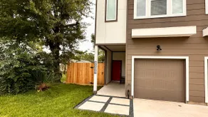 Astonishing Cozy Pet Friendly-City Center w/Yard - Image 3