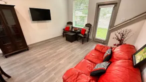 Astonishing Cozy Pet Friendly-City Center w/Yard - Image 4