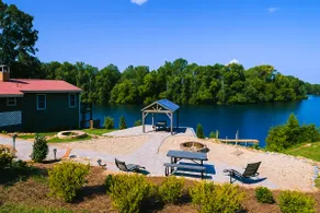 Tranquil Waters: 2Bd/2Ba Waterfront Retreat - Image 3