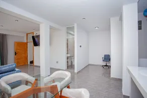 Spacious and modern apartment in Urb Latina - Image 5
