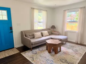 Cozy East Charlotte Home - Image 2