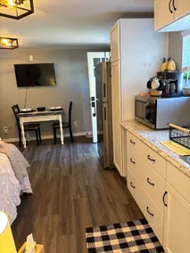 Room In The Inn - Image 2