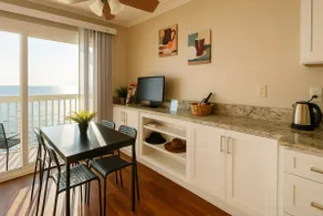 Ocean Haven Beachfront Getaway by Redondo Pier - Image 5