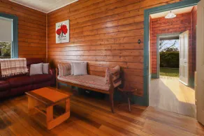 The Settlers Cottage - In the Heart of St Helens - Image 4