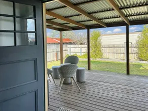 The Settlers Cottage - In the Heart of St Helens - Image 5