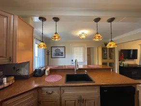 Charming 3 Bedroom with a pool - Image 2
