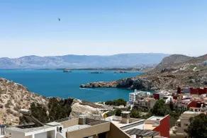 Panoramic Coastal Apartment with Elegant Comfort - Image 3