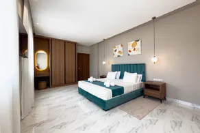 Panoramic Coastal Apartment with Elegant Comfort - Image 5