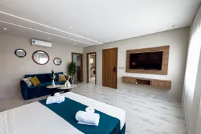 Chic Ocean-View Studio with Grand Terrace - Image 2