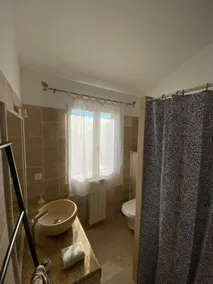 Independent studio on the first floor of a villa - Image 5
