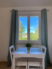 Independent studio on the first floor of a villa - Image 4