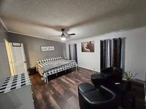 Irish Black Bear Cottage - Image 3
