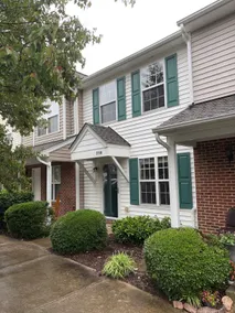 Convenient Charming Townhouse - Image 3