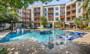 Spacious Suite w/ Resort Pool & Gym in Midtown - Image 3