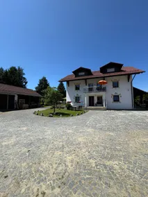 Apartment in an idyllic location - Image 3