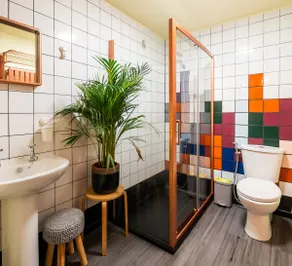 Retro Apartment in the High Peak - Image 3