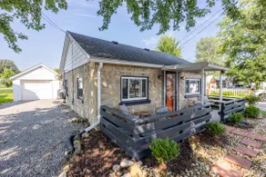 The Little Lake Cottage - Image 2