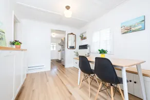 The Little Lake Cottage - Image 4