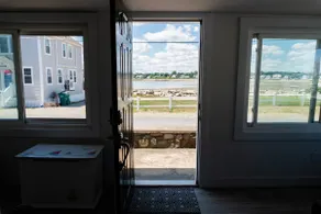 Classic Family-Friendly Beach House in Scituate - Image 5
