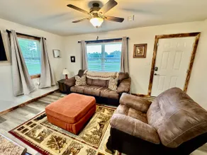 Drew’s Delight - Modern, Comfortable & No Stairs! - Image 3
