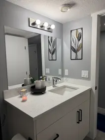 Guest suite in Calgary - Image 5
