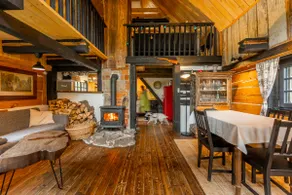Relax in Authentic Cottage with hot tub & sauna - Image 3