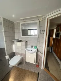 Newly renovated ground floor apartment - Image 4