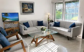 Ideal rest | pool and garden | 6 min. to downtown - Image 2