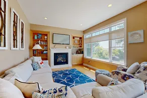 4BR Bright & Beautiful Bayfront Getaway W/ Wifi - Image 5