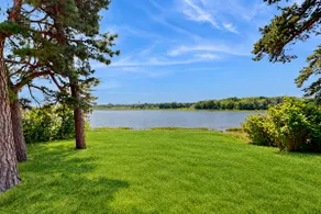 4BR Bright & Beautiful Bayfront Getaway W/ Wifi - Image 4