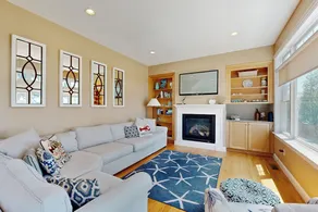 4BR Bright & Beautiful Bayfront Getaway W/ Wifi - Image 2