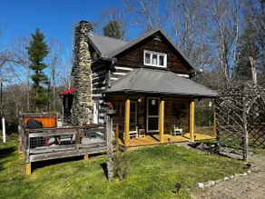 Unique Log Cabin/Private/HOT TUB! The Bird's Nest - Image 2