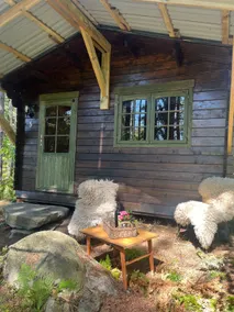 Charming cabin with hot tub - Image 4