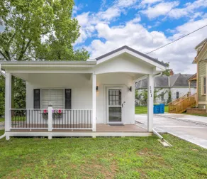 Little White House at Liberty - Image 2