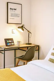 Entire Suite｜AC｜2Queen Bed｜Laundry｜Free St parking - Image 4