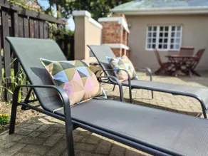 Garden Sanctuary Suite 2- poolside cottage - Image 5