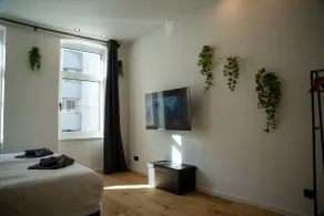 Jungle, Cozy Apartment, Parking, EV Charger - Image 5