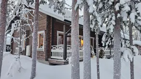 Arctic Hearth Levi | Sauna, fireplace & skibus - Image 3