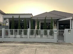 A single house on the corner for privacy - Image 5