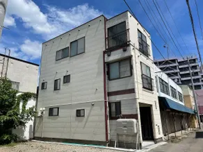 La Mer Bleu, conveniently located a 3-minute walk from Aomori Station Building. The displayed price is for 2 people. Great value for group stays! - Image 2