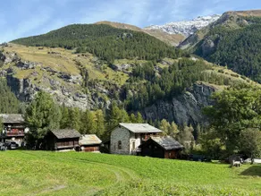 Charming apartment in a very old chalet - Image 2