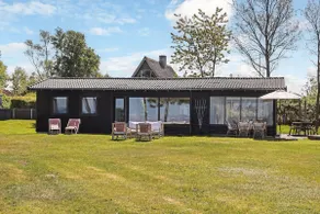 Cozy beachfront cottage - Image 2