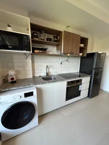Close to the airport. Book your perfect stay! - Image 4