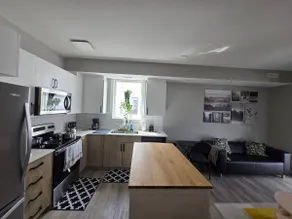 3rd Floor Exquisite 2BD/2Bath Apartment - Image 3