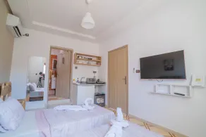 Charming studio with terrace - Image 4