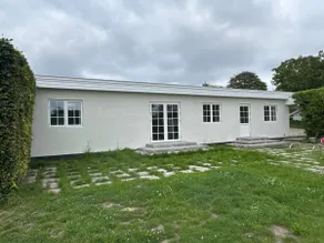 Newly built home with large garden, as well as nice views - Image 2