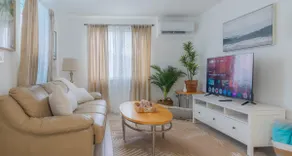 1 Bedroom/ Bayshore Art District - Image 4