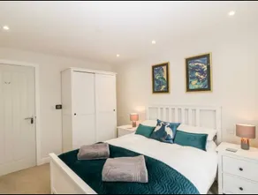 Captain's Quarters - Apartment 2 - Image 3